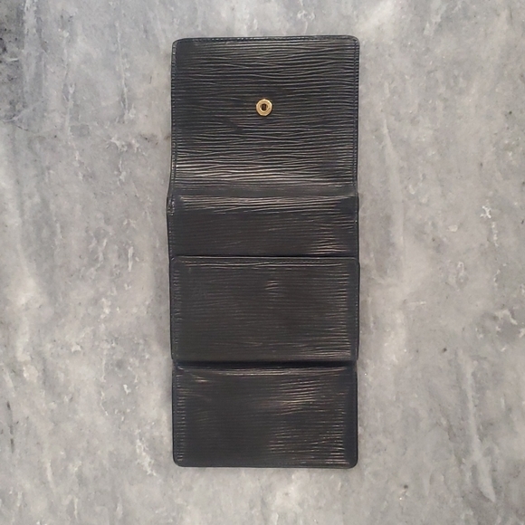 Men's Louis Vuitton Wallet - Picture 7 of 17